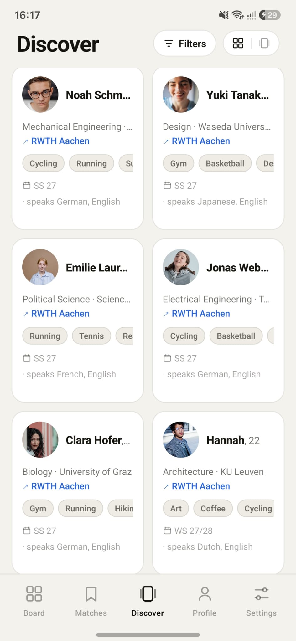 Erasmus Friends Discover grid view: a scrollable grid of student cards (Noah, Yuki, Emilie, Jonas, Clara, Hannah) all heading to RWTH Aachen, each showing course, university, shared interests, semester and spoken languages.